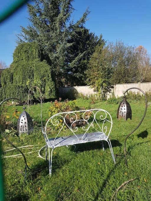 Chaumiere Avec Sa Toiture Recouverte De Chaume !!! Donnemain-Saint-Mames Eksteriør bilde